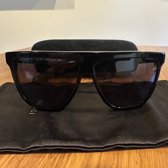 GUCCI SUNGLASSES - Picture 2 of 6
